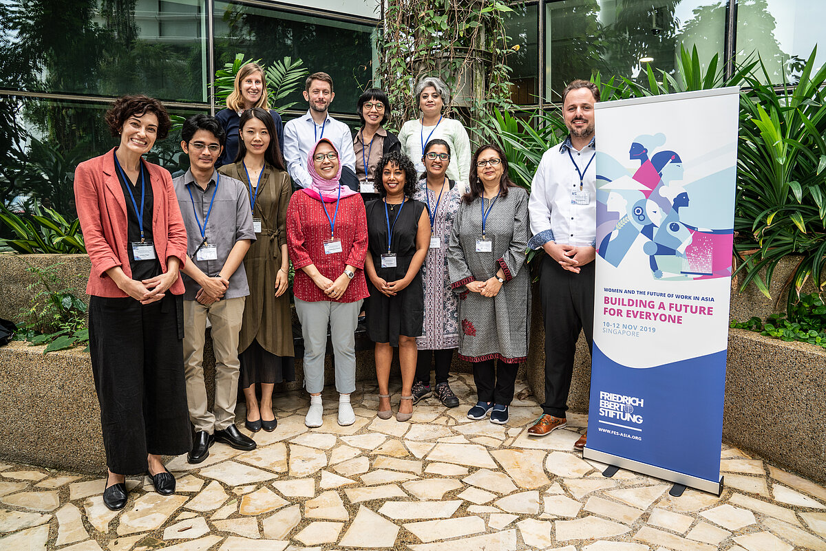 Exploring women’s meaningful access and participation in the digital ...