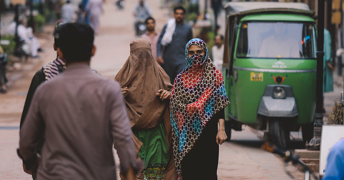 Interview: The gender pay gap in Pakistan: Friedrich-Ebert-Stiftung in Asia